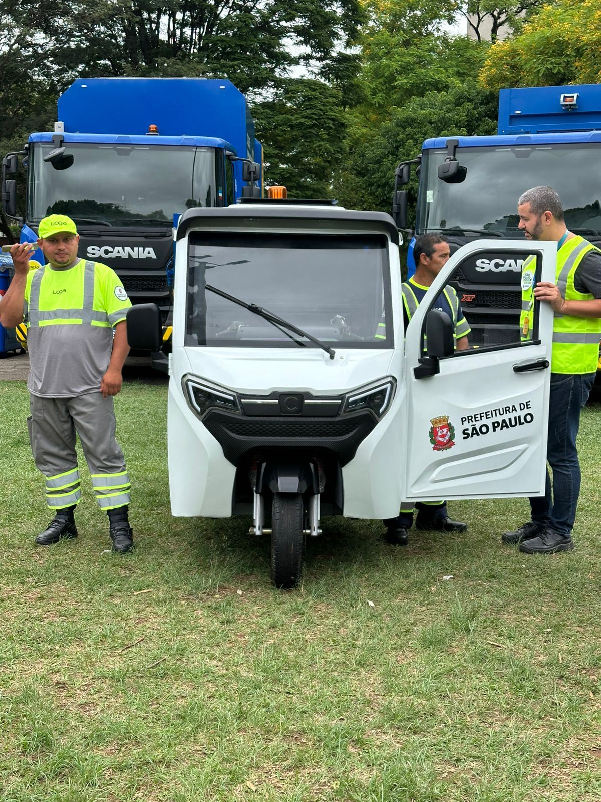 Formigão G3 elétrico apresentado à equipe de coleta