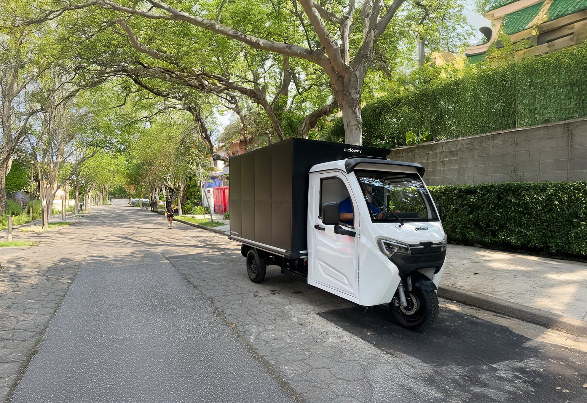 Veículo elétrico Cicloway em operação urbana