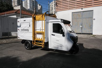 Besouro Eco L em operação em área residencial